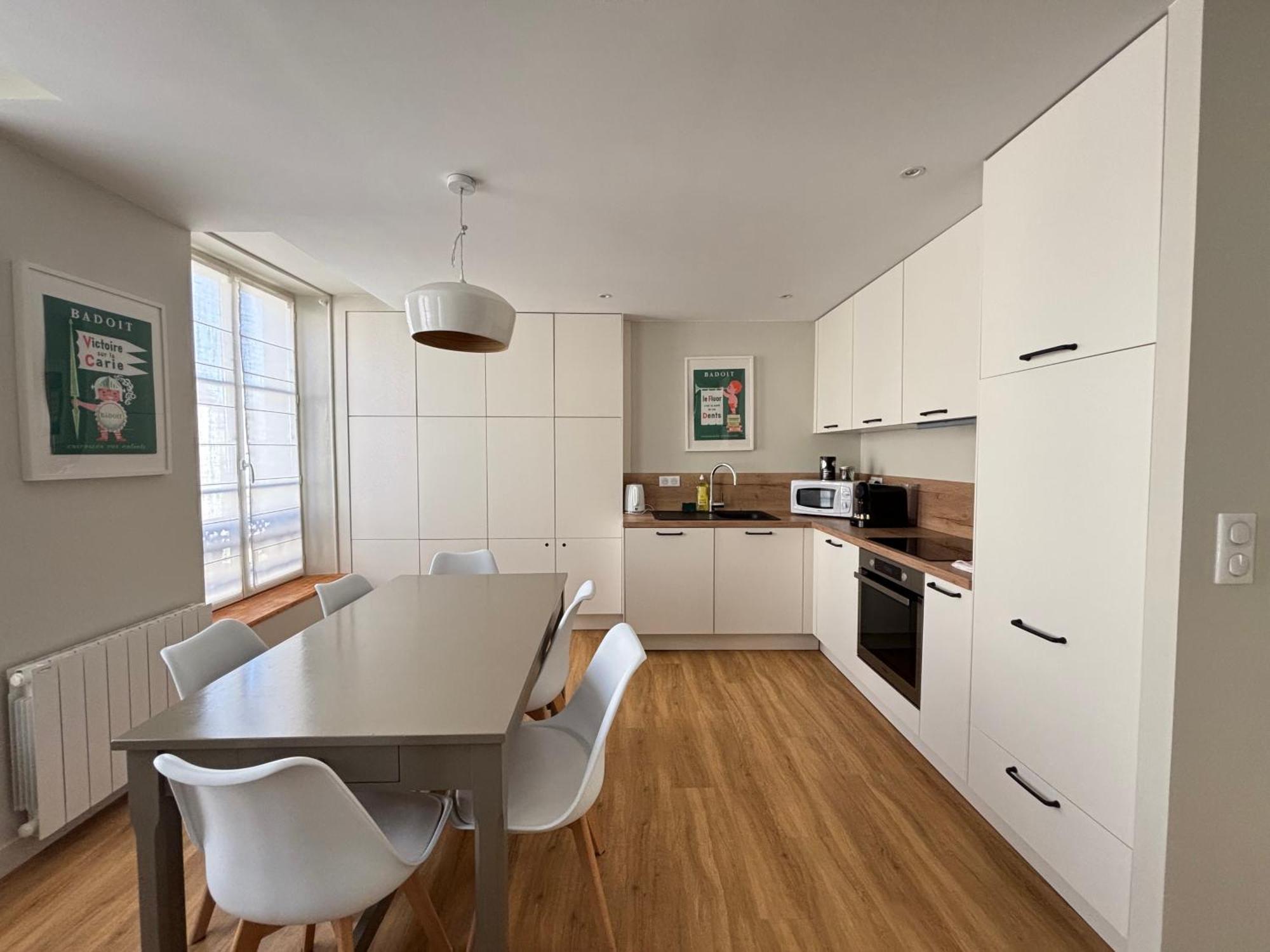 Bajocasse Duplex Spacieux 3 Ch 2 Sdb Cosy Plein Centre Decoration Elegante Proche Plages Du Debarquement Bayeux