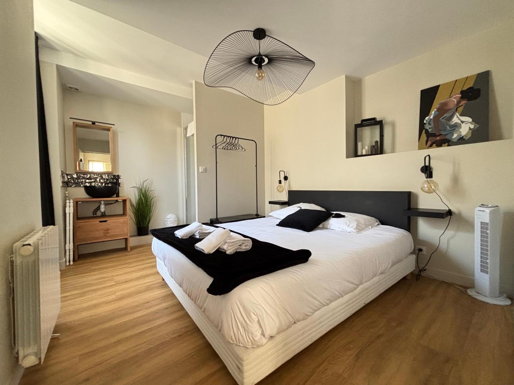 Appartamento Bajocasse Duplex Spacieux 3 Ch 2 Sdb Cosy Plein Centre Decoration Elegante Proche Plages Du Debarquement Bayeux