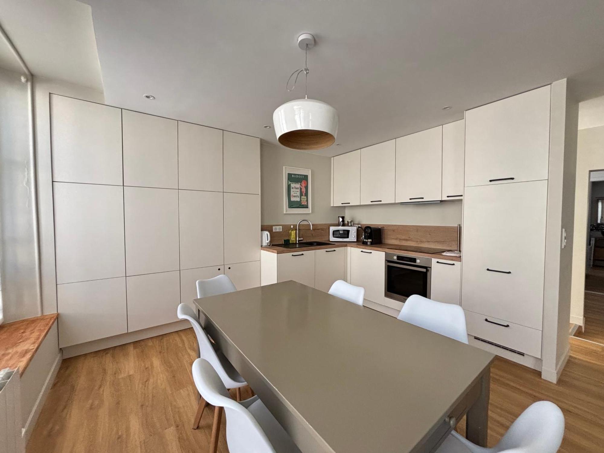 Bajocasse Duplex Spacieux 3 Ch 2 Sdb Cosy Plein Centre Decoration Elegante Proche Plages Du Debarquement
